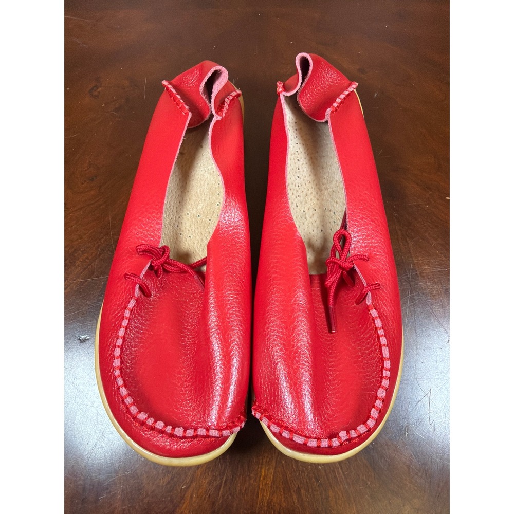 Red Pebbled Leather Moccasin Loafers Slip On Flats with Pod Sole Size 7